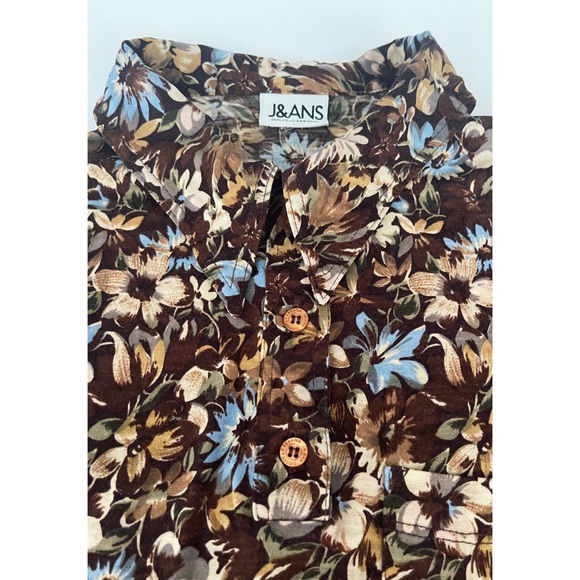 DOLCE & GABBANA J&ANS Floral Point
Collar Blouse - Picture 5 of 14